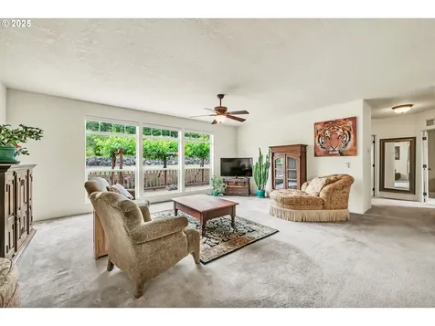 453 Riverwood Lane Oakland OR 97462