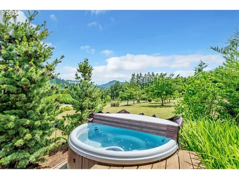 453 Riverwood Lane Oakland OR 97462