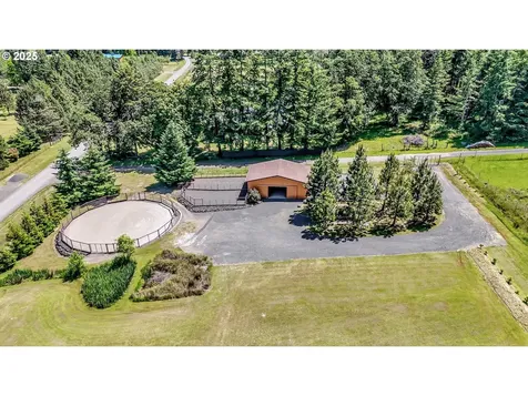 453 Riverwood Lane Oakland OR 97462
