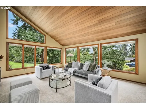 5159 Solar Heights Drive Eugene OR 97405
