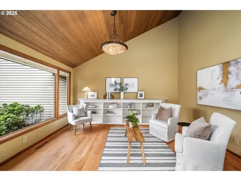 5159 Solar Heights Drive Eugene OR 97405