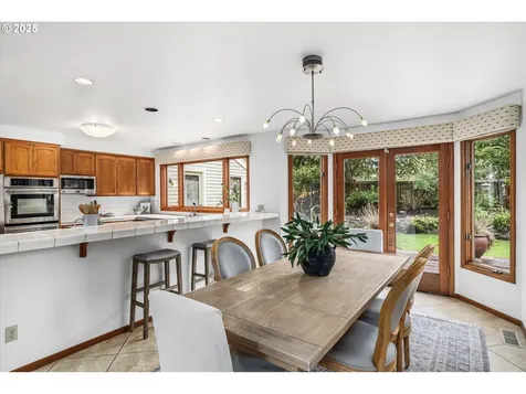5159 Solar Heights Drive Eugene OR 97405