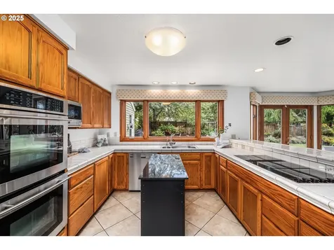5159 Solar Heights Drive Eugene OR 97405