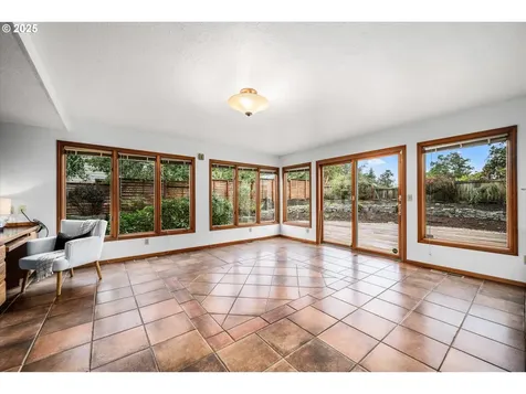 5159 Solar Heights Drive Eugene OR 97405