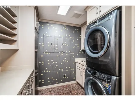 5159 Solar Heights Drive Eugene OR 97405