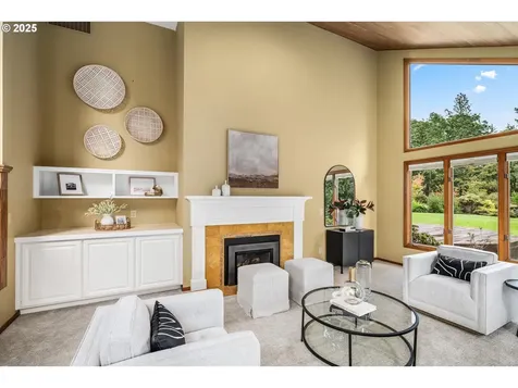 5159 Solar Heights Drive Eugene OR 97405