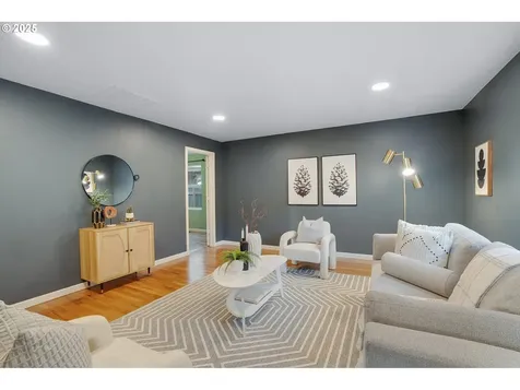 15614 SE Caruthers Court Portland OR 97233