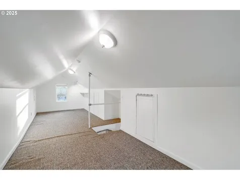 15614 SE Caruthers Court Portland OR 97233