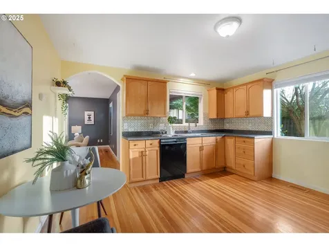 15614 SE Caruthers Court Portland OR 97233