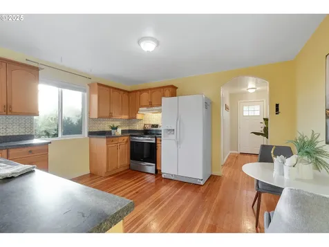 15614 SE Caruthers Court Portland OR 97233