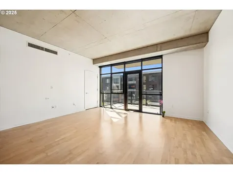 1830 NW Riverscape Street Portland OR 97209
