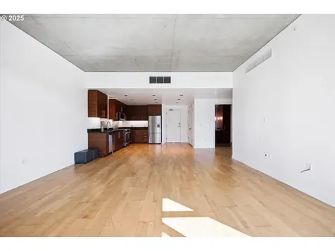 1830 NW Riverscape Street Portland OR 97209