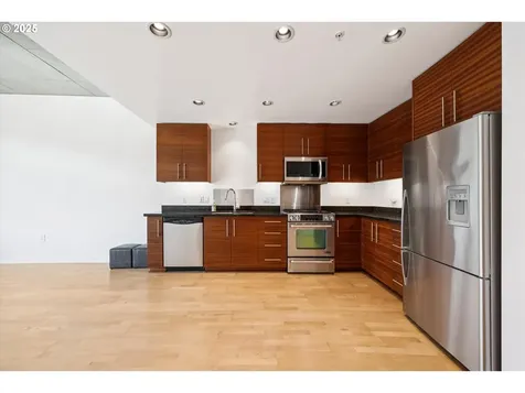 1830 NW Riverscape Street Portland OR 97209