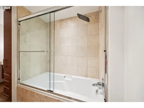 1830 NW Riverscape Street Portland OR 97209