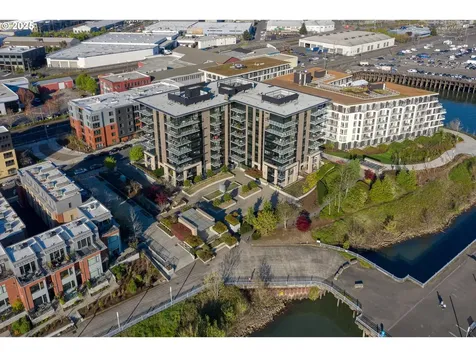 1830 NW Riverscape Street Portland OR 97209
