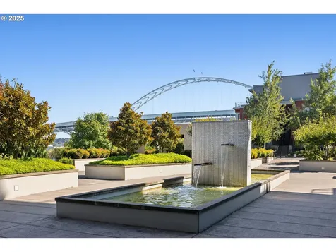 1830 NW Riverscape Street Portland OR 97209