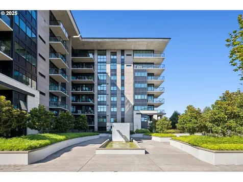 1830 NW Riverscape Street Portland OR 97209