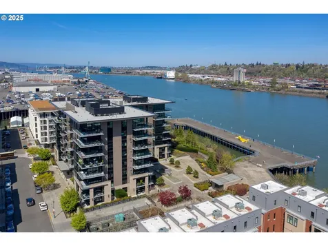 1830 NW Riverscape Street Portland OR 97209
