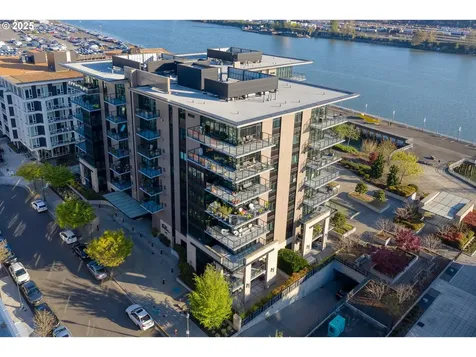 1830 NW Riverscape Street Portland OR 97209