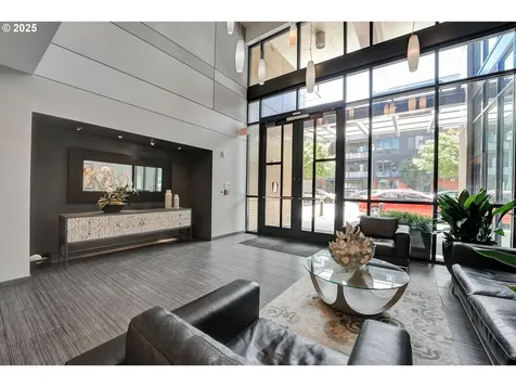 1830 NW Riverscape Street Portland OR 97209