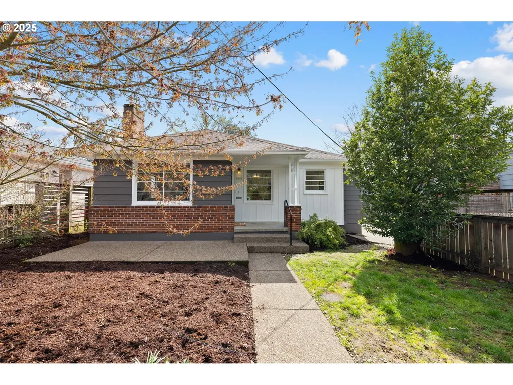 8040 SE Madison Street Portland OR 97215