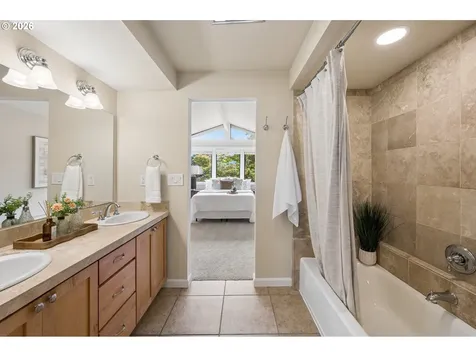 19142 Suncrest Drive West Linn OR 97068