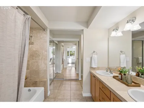 19142 Suncrest Drive West Linn OR 97068