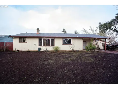 677 Laksonen Loop Springfield OR 97478