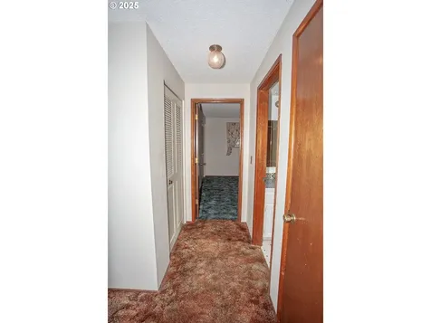 677 Laksonen Loop Springfield OR 97478