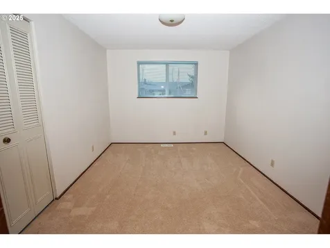 677 Laksonen Loop Springfield OR 97478