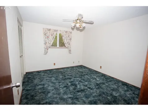 677 Laksonen Loop Springfield OR 97478