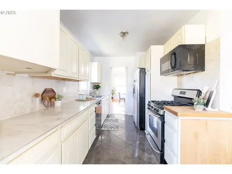 125 NE 80th Avenue Portland OR 97213
