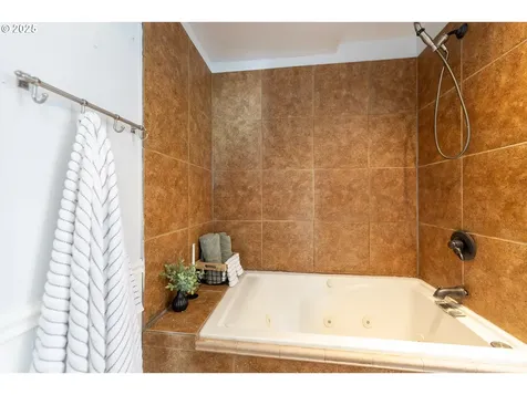 125 NE 80th Avenue Portland OR 97213
