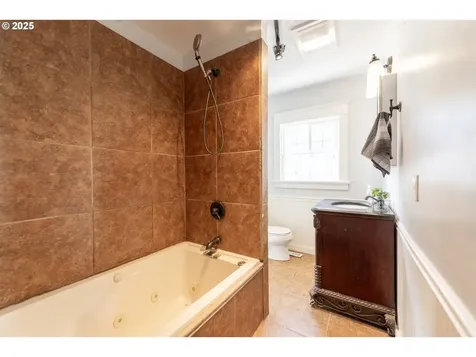 125 NE 80th Avenue Portland OR 97213