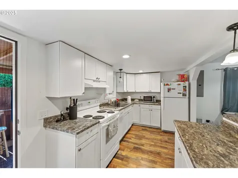 2145 25th Street Coos Bay OR 97420