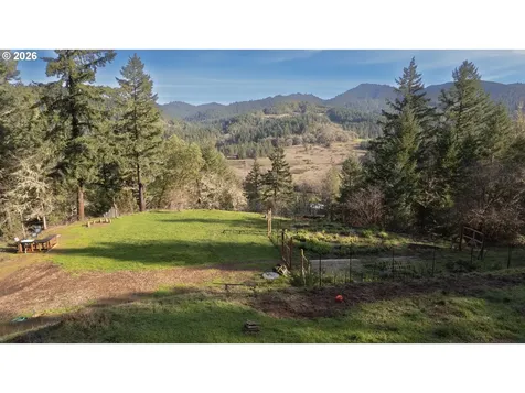 270 Sabrina Lane Winston OR 97496