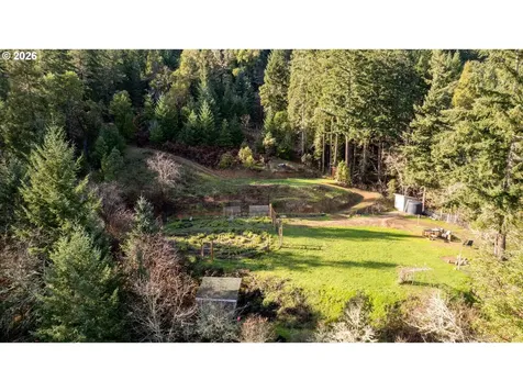 270 Sabrina Lane Winston OR 97496