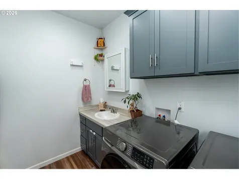270 Sabrina Lane Winston OR 97496