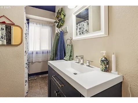 2043 Melrose Street Klamath Falls OR 97601