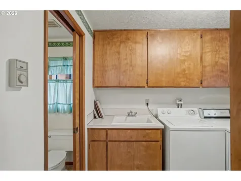 6683 Indian Springs Road NE Scotts Mills OR 97375