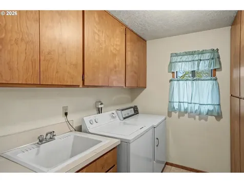 6683 Indian Springs Road NE Scotts Mills OR 97375