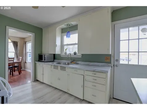 325 E 11th Street The Dalles OR 97058