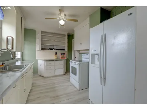 325 E 11th Street The Dalles OR 97058