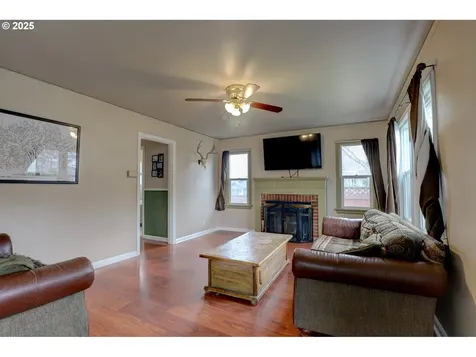 325 E 11th Street The Dalles OR 97058