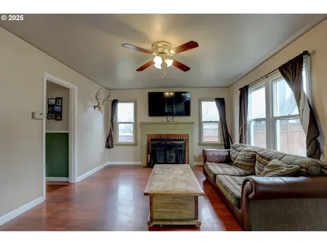 325 E 11th Street The Dalles OR 97058