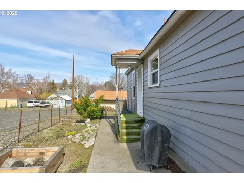 325 E 11th Street The Dalles OR 97058