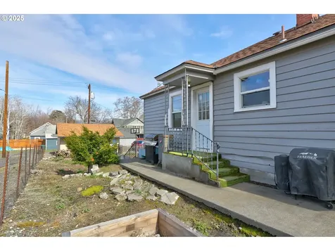 325 E 11th Street The Dalles OR 97058