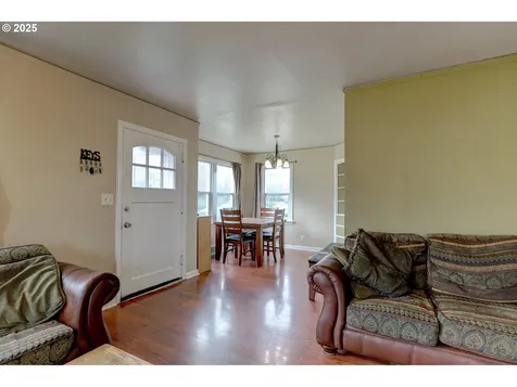 325 E 11th Street The Dalles OR 97058