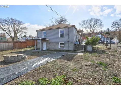325 E 11th Street The Dalles OR 97058