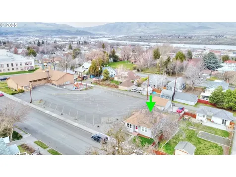 325 E 11th Street The Dalles OR 97058